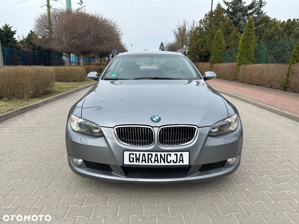 BMW Seria 3 325i - 4