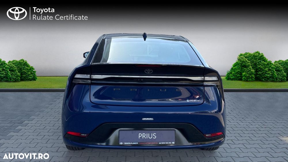 Toyota Prius - 4