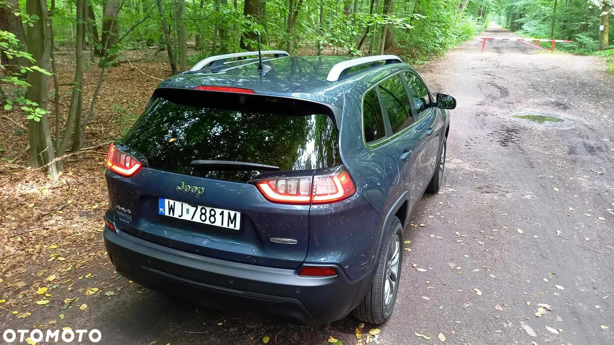 Jeep Cherokee - 5