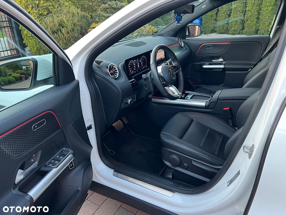 Mercedes-Benz GLA 220 d 4Matic 8G-DCT - 33