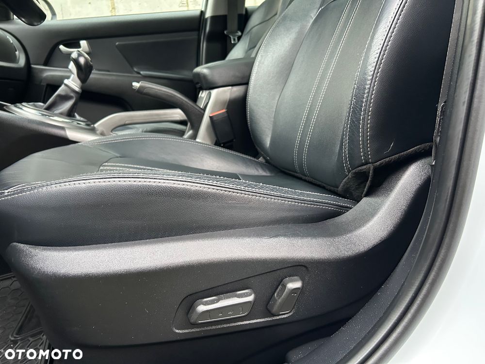 Kia Sportage 2.0 CRDI 4WD Dream-Team Edition - 17