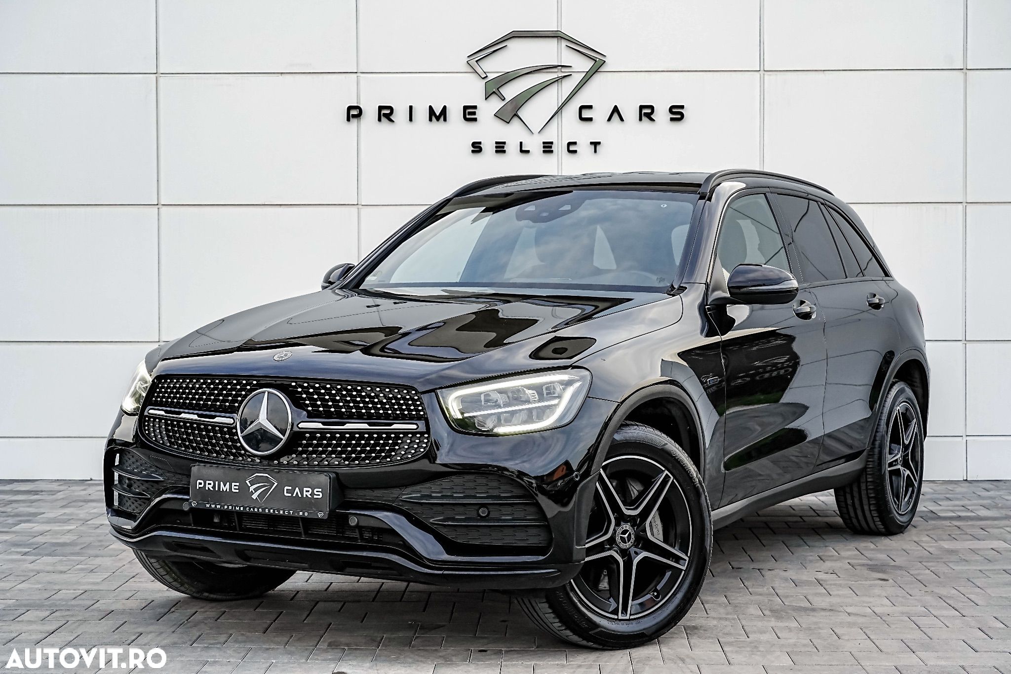Mercedes-Benz GLC 300 e 4Matic 9G-TRONIC AMG Line - 1