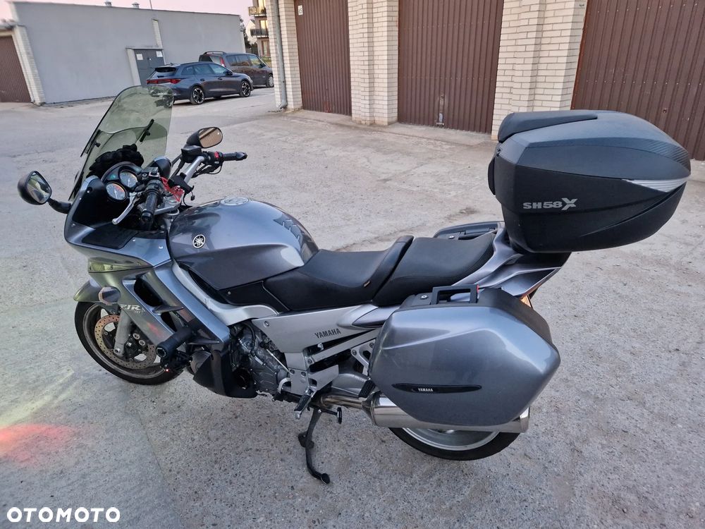 Yamaha FJR - 2