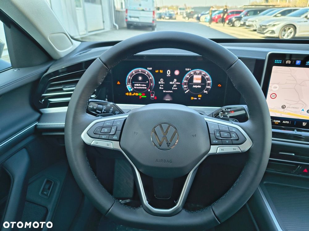 Volkswagen Passat - 16