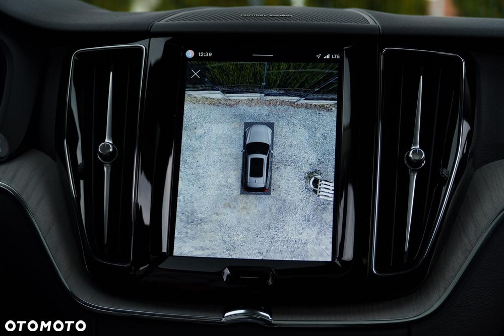 Volvo XC 60 T6 Plug-In Hybrid AWD Plus Dark - 19