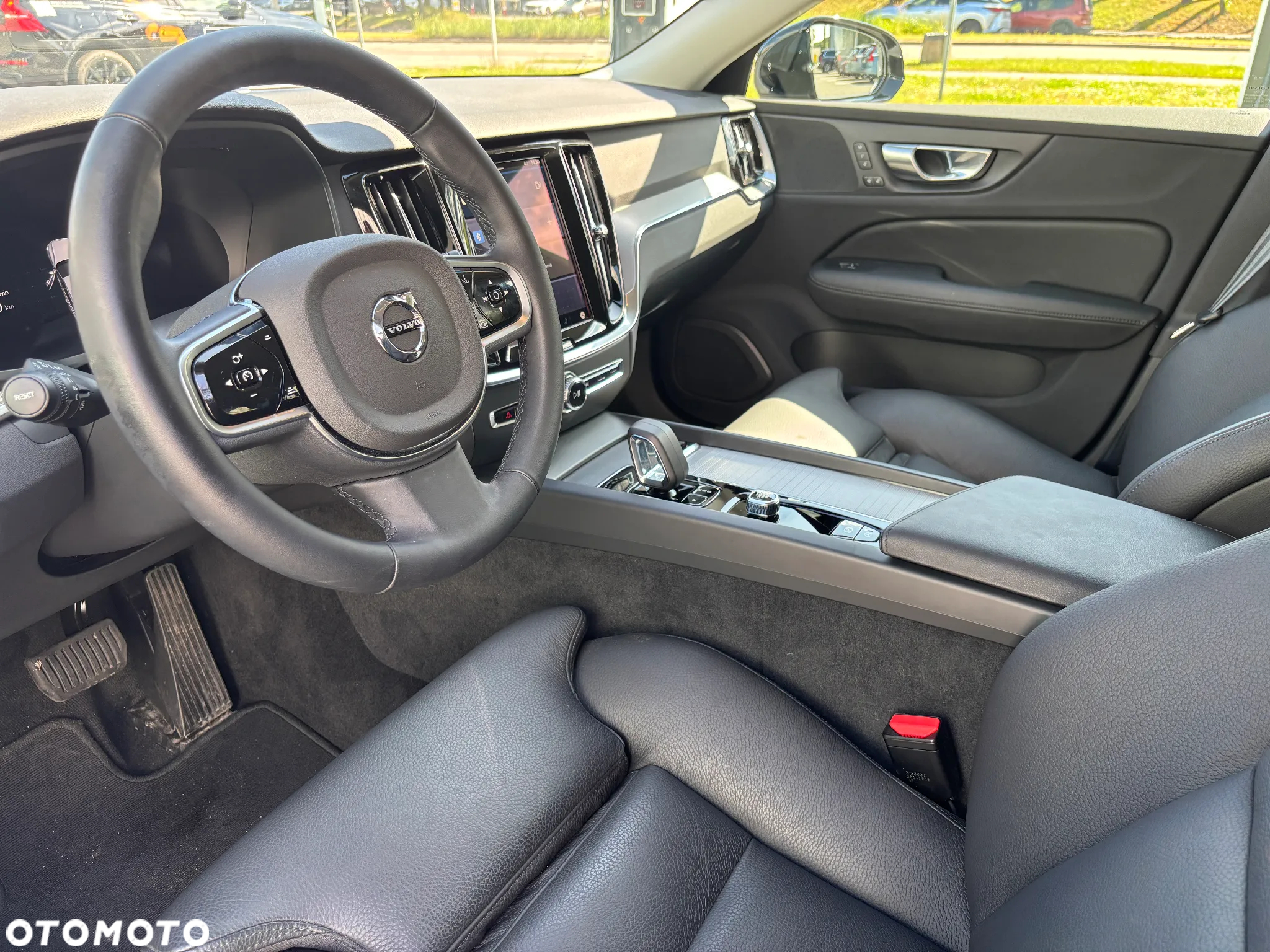 Volvo V60 B4 B Plus Dark - 8