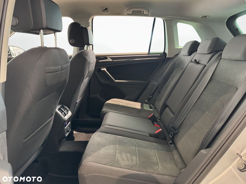 Volkswagen Tiguan - 12
