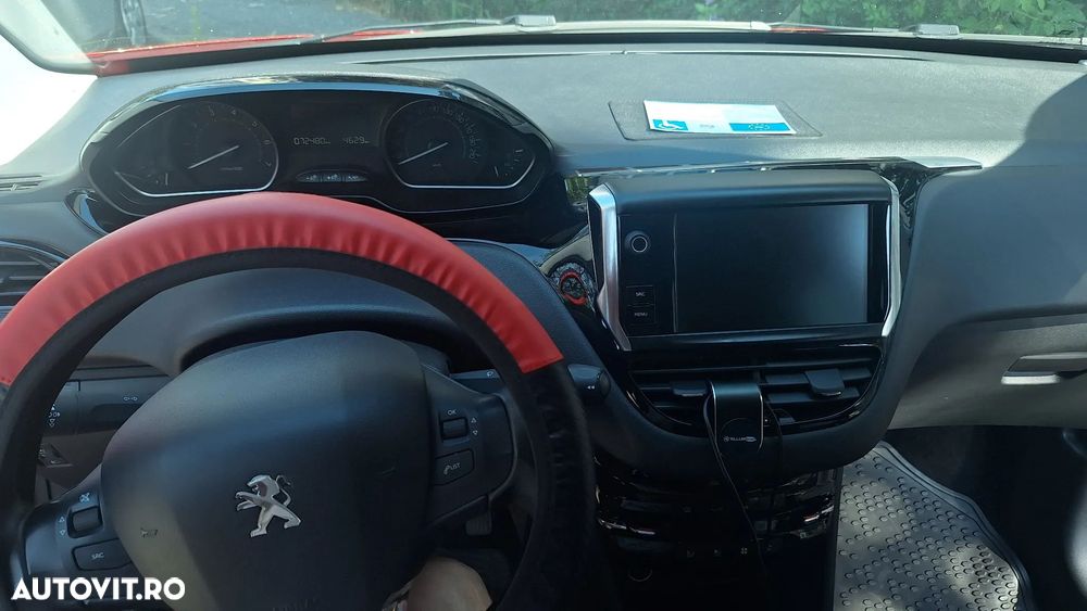 Peugeot 208 1.2 L PureTech Active - 10