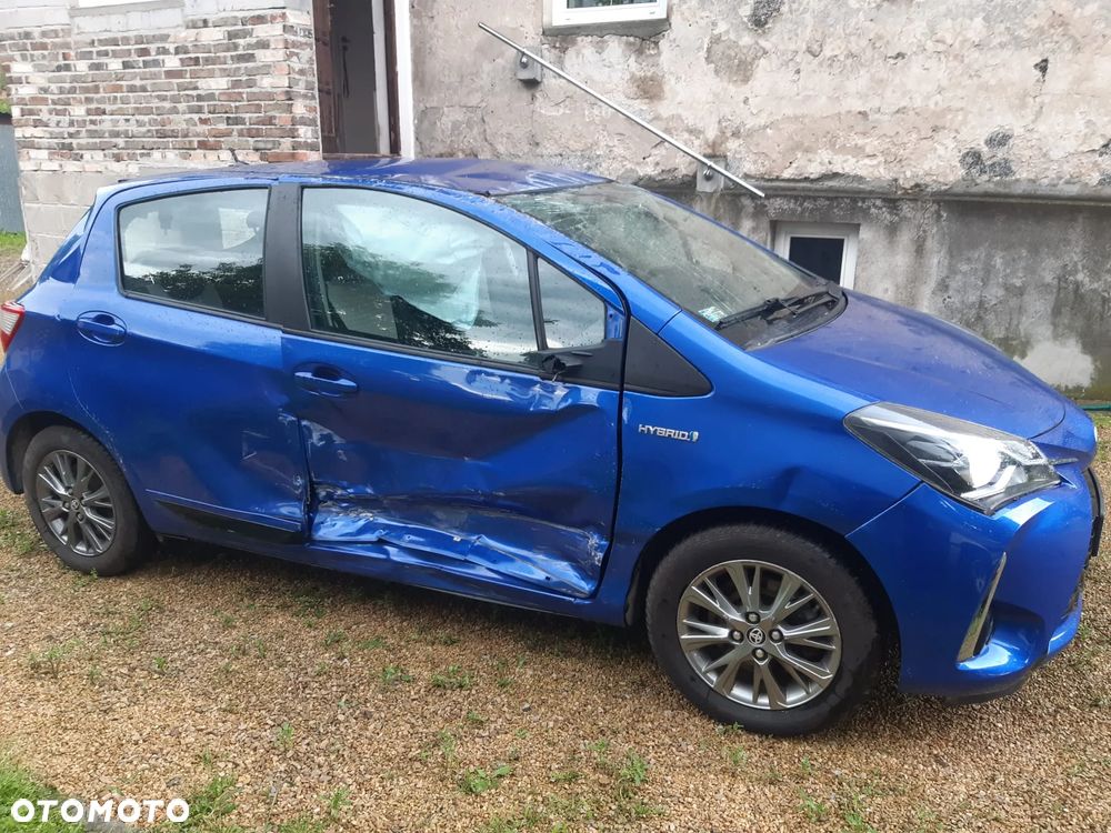 Toyota Yaris Hybrid 100 Premium - 6