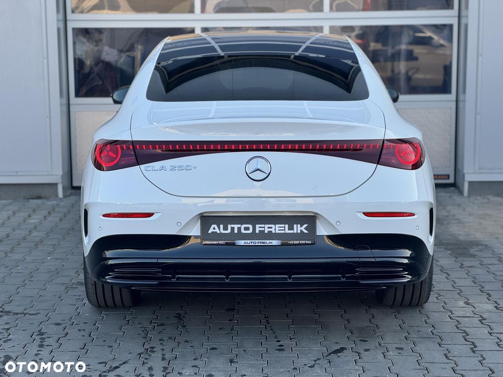 Mercedes-Benz CLA - 10