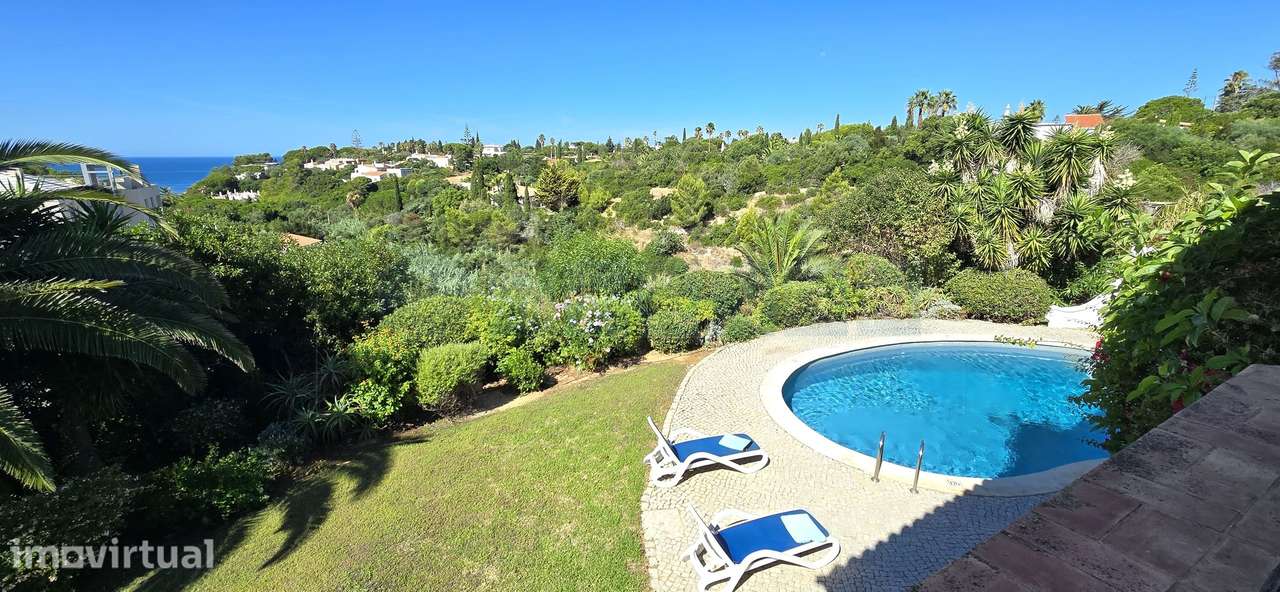 Algarve, Carvoeiro, Moradia T3+1 com vista mar, piscina e garagem à ve - Grande imagem: 4/60
