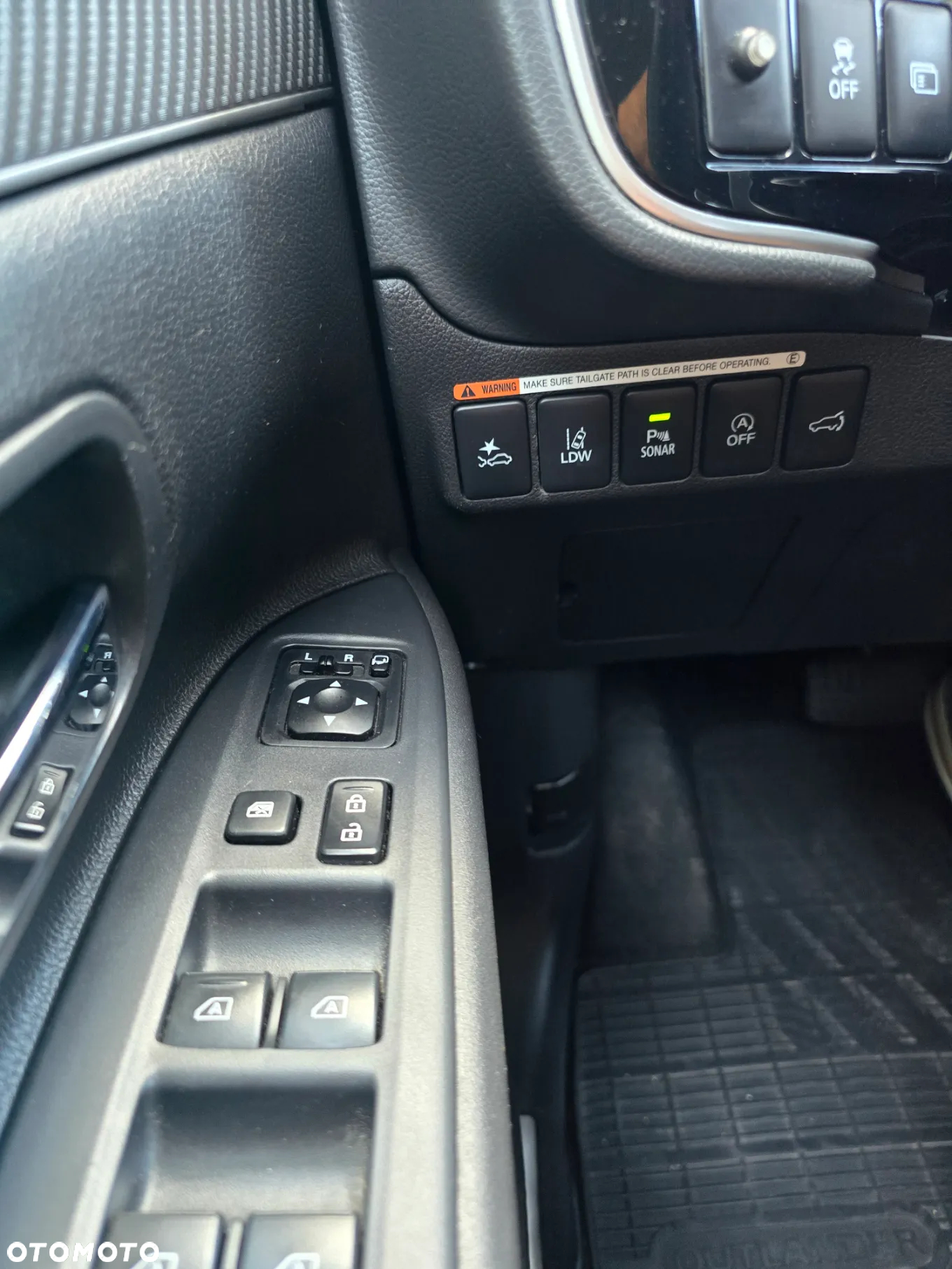 Mitsubishi Outlander 2.0 Instyle + 4WD CVT - 10