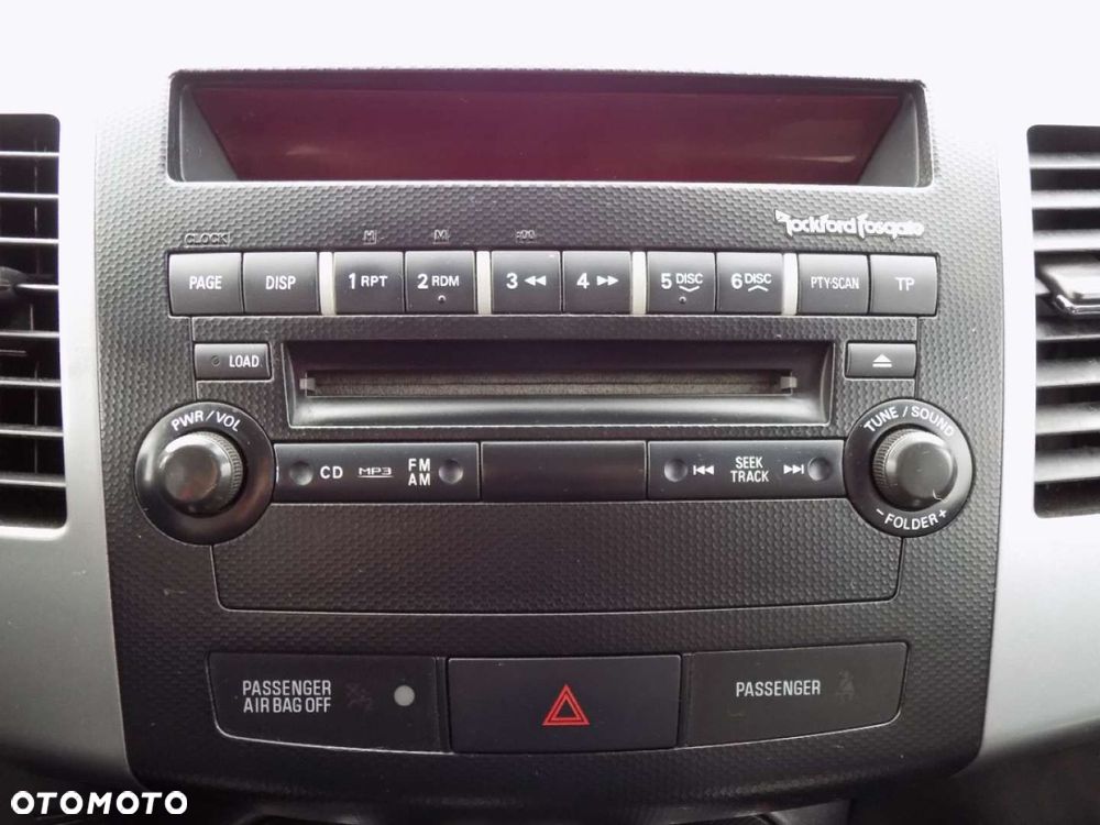 Mitsubishi Outlander - 14