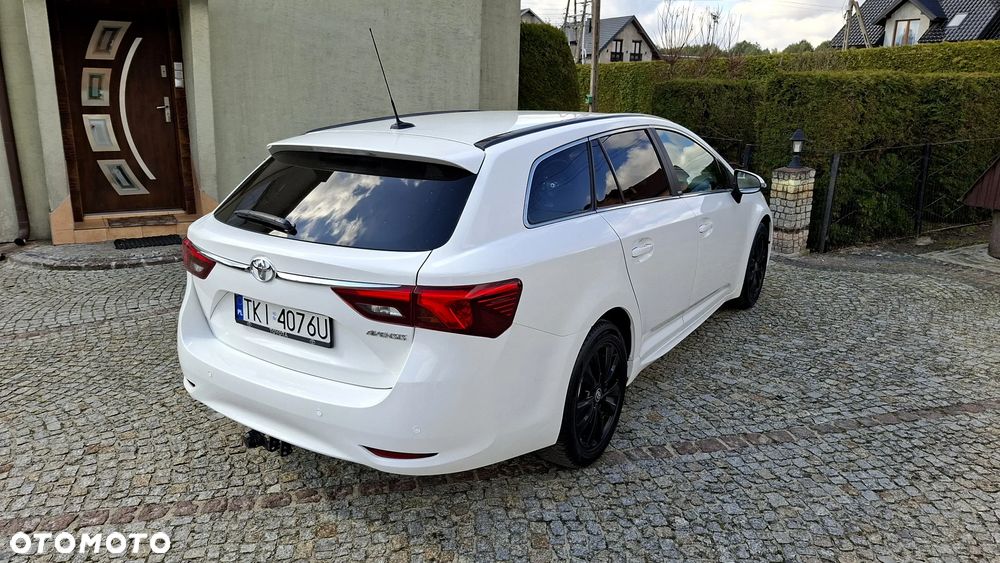 Toyota Avensis 2.0 D-4D Premium - 15