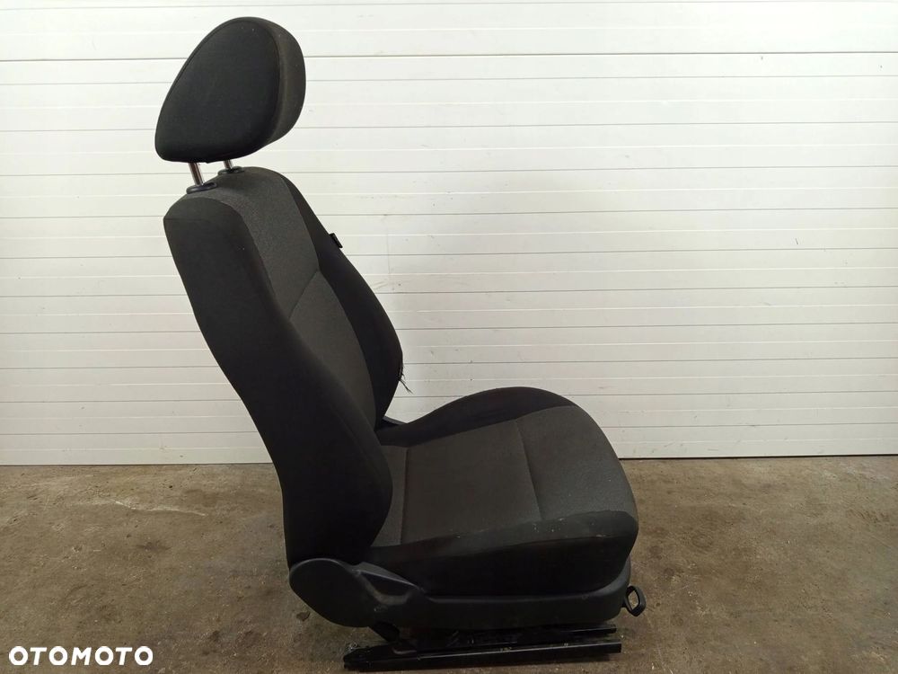 Fotel kierowcy Przód strona lewa lewy przód VW Caddy III IV 2K5 - 4