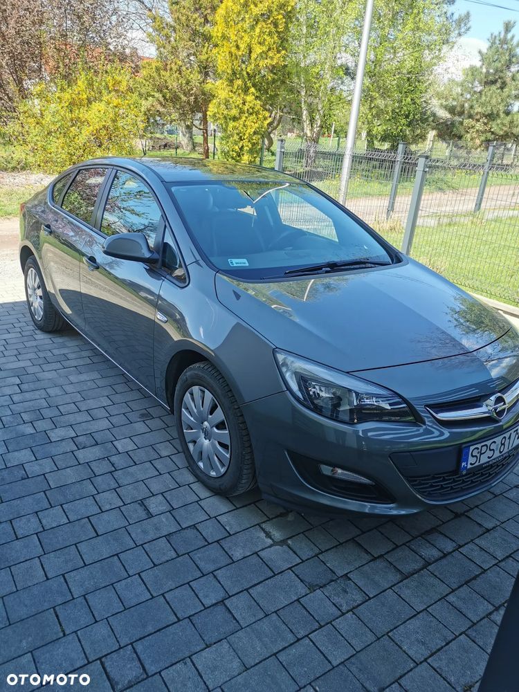 Opel Astra IV 1.6 Business EU6 - 2