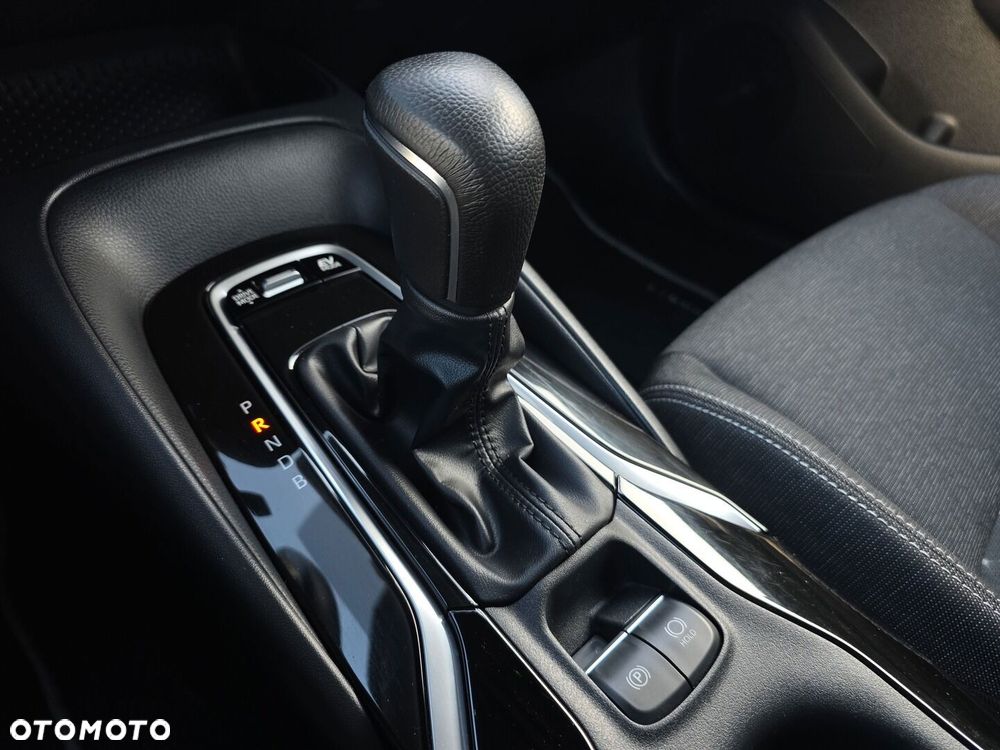 Toyota Corolla 1.8 Hybrid Comfort - 28