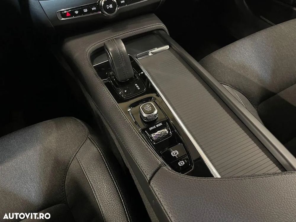 Volvo V90 V90CC B4 MHEV AT AWD Core - 21