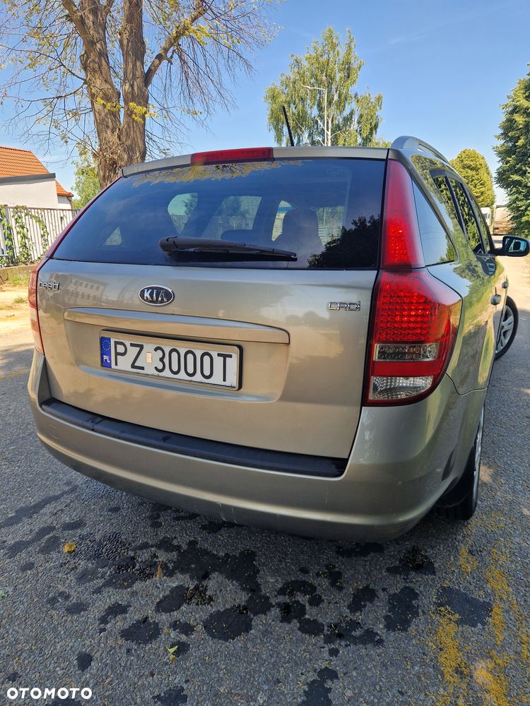 Kia Ceed - 4