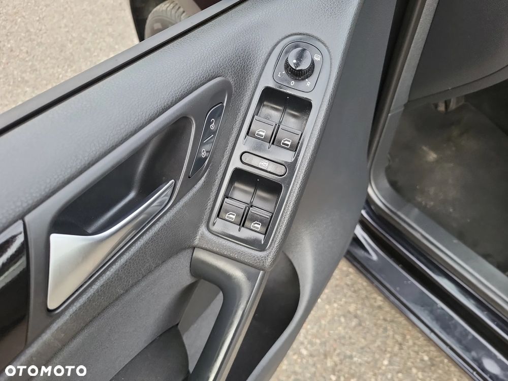 Volkswagen Golf - 29