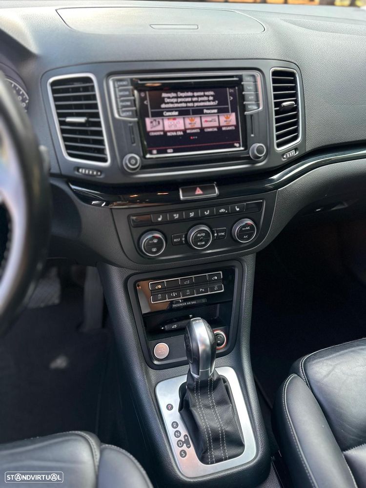 VW Sharan 2.0 TDI Blue Highline DSG - 19