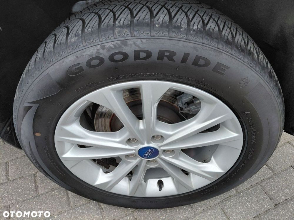 Ford Kuga - 9