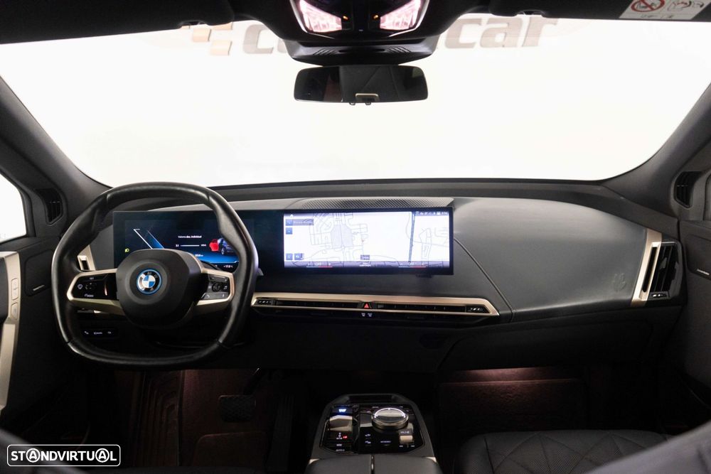 BMW iX xDrive 40 Pack Desportivo - 27