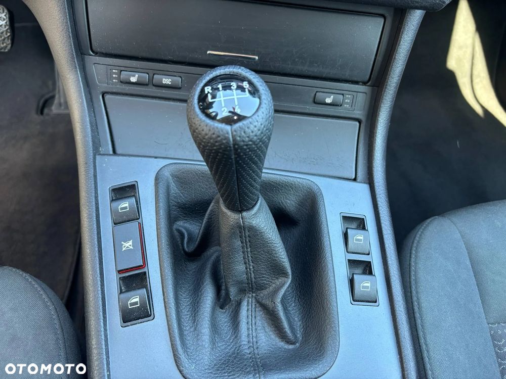 BMW Seria 3 318i - 13