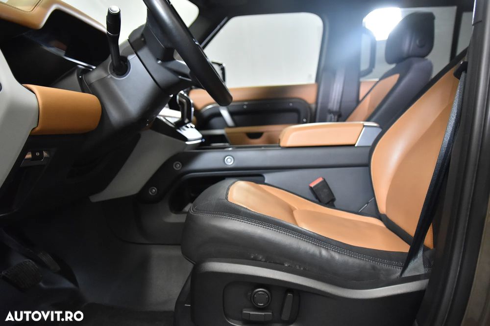 Land Rover Defender - 22