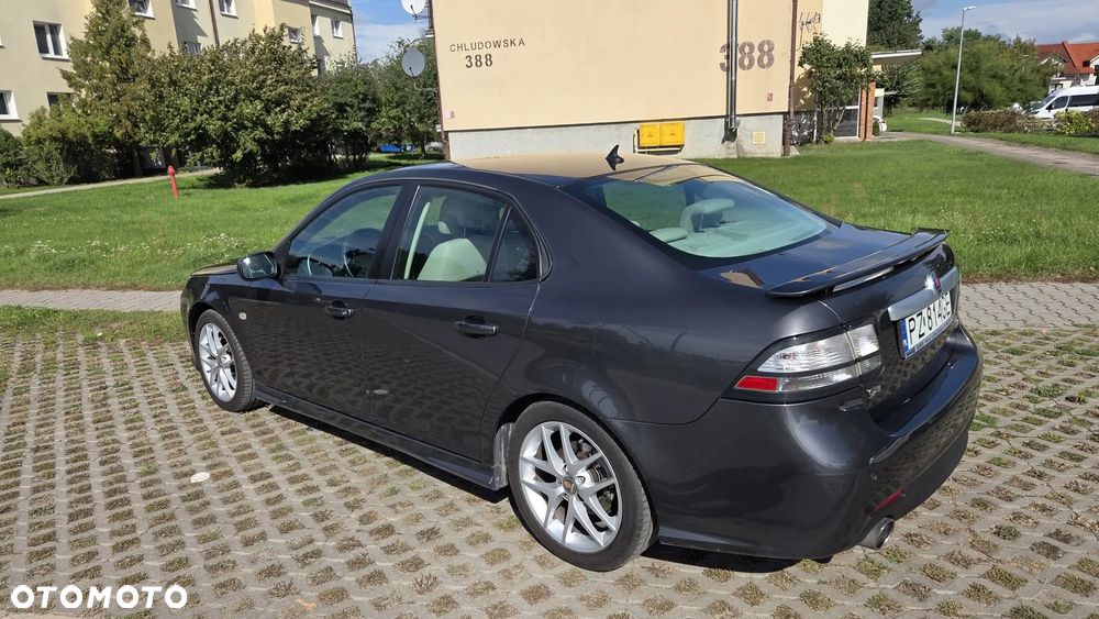 Saab 9-3 2011 photo 3