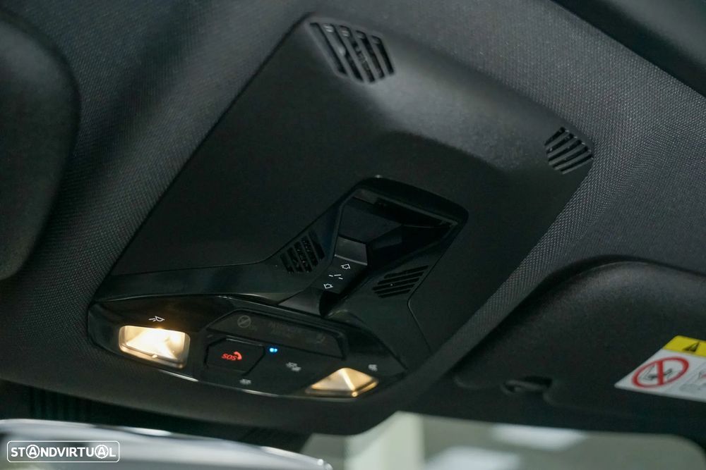 MINI 3 Portas Cooper C Favoured M - 18