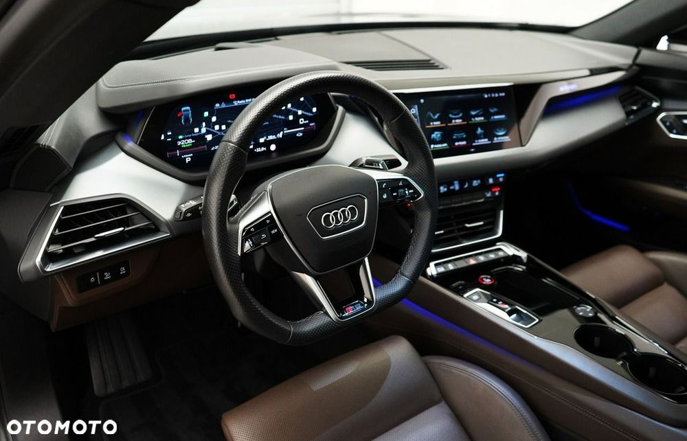 Audi e-tron GT - 16