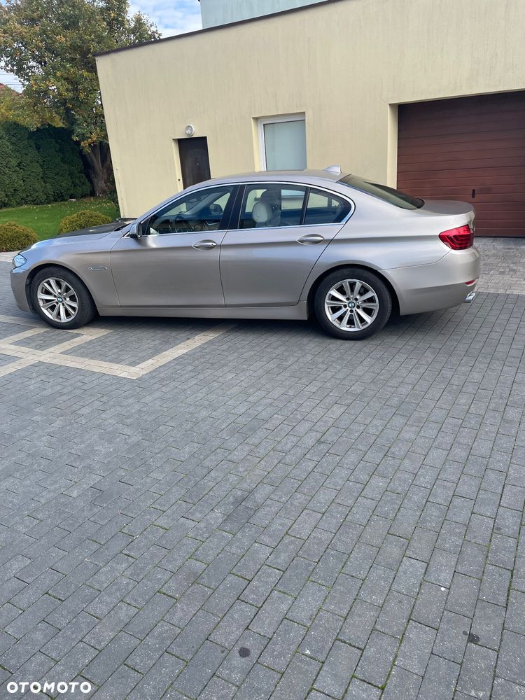 BMW Seria 5 525d xDrive - 3