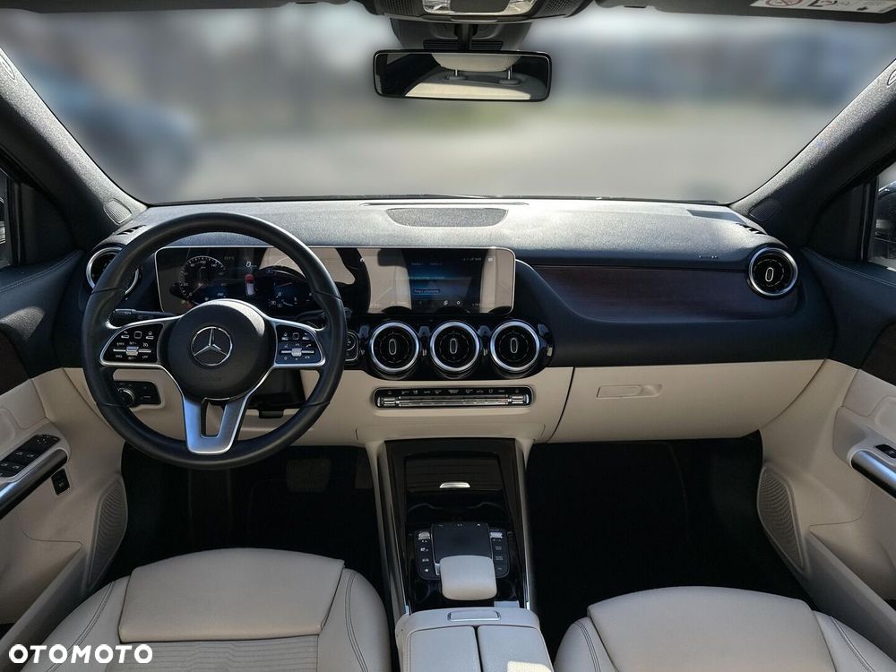 Mercedes-Benz GLA 200 Style - 4