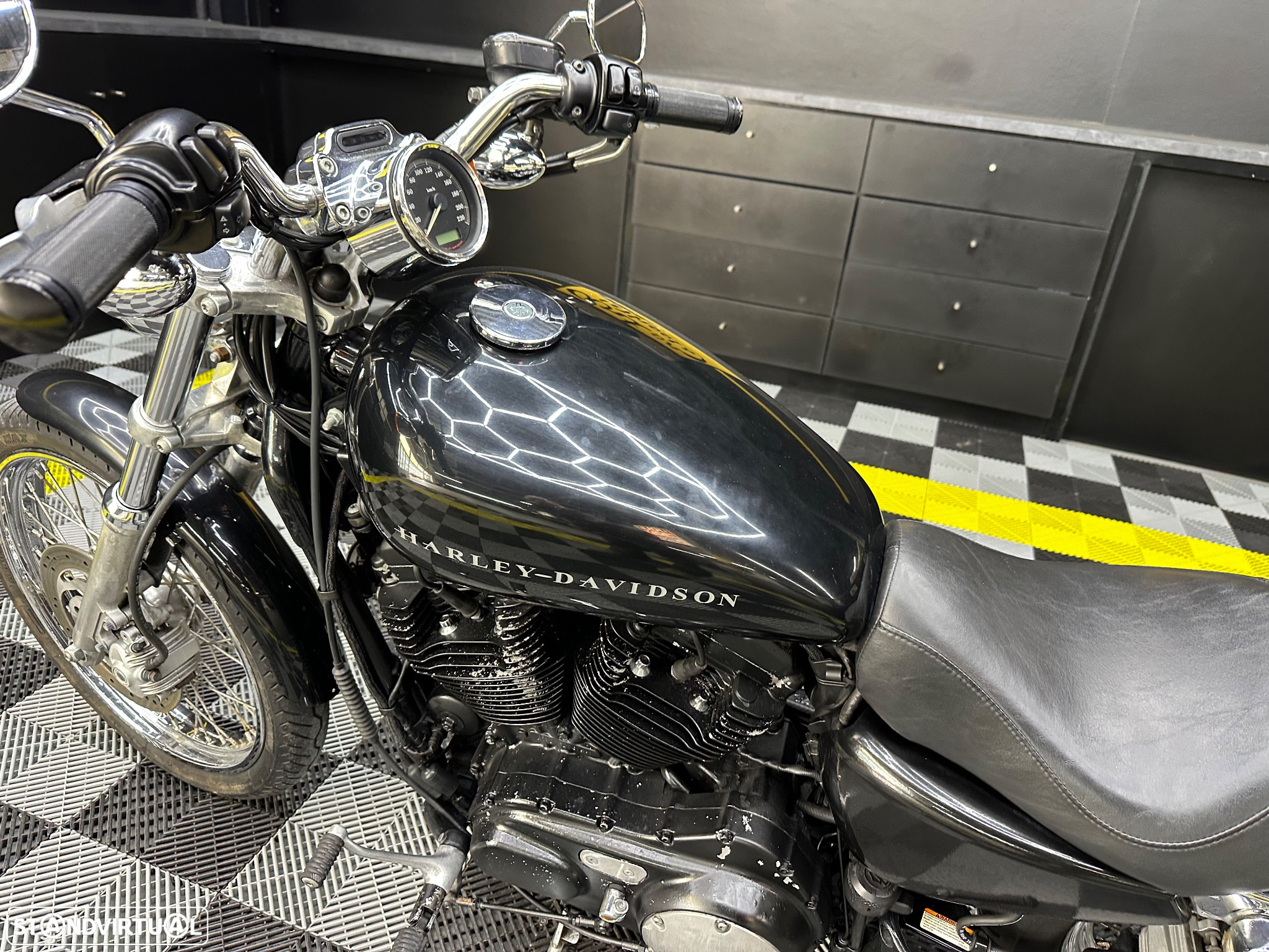 Harley-Davidson 883 - 7