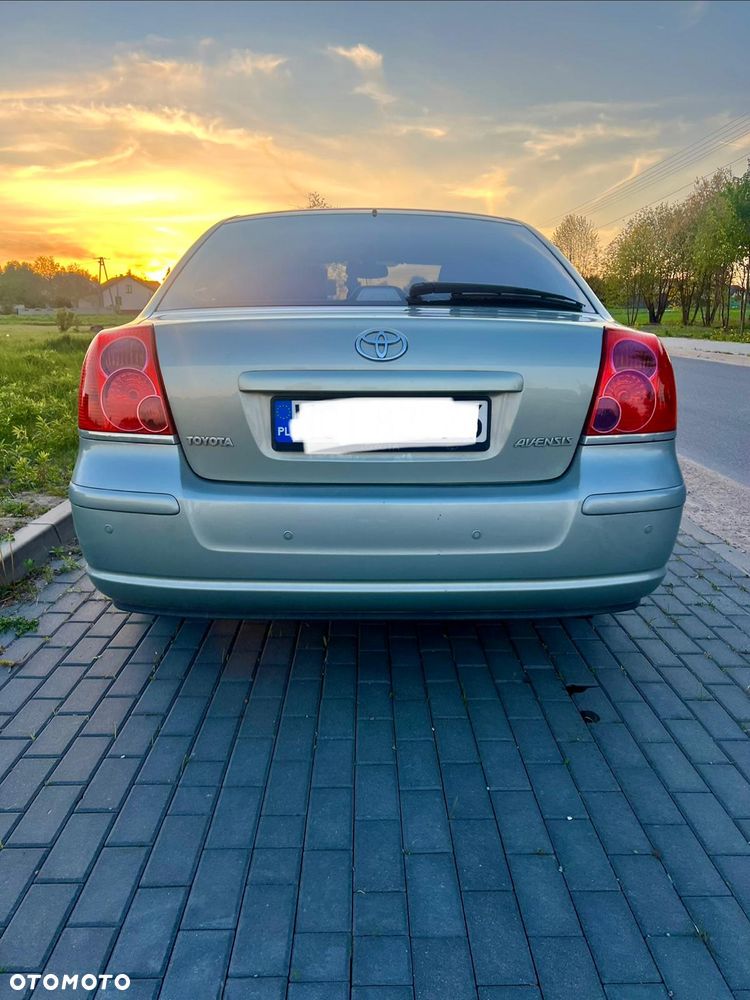 Toyota Avensis 1.8 VVT-i - 4