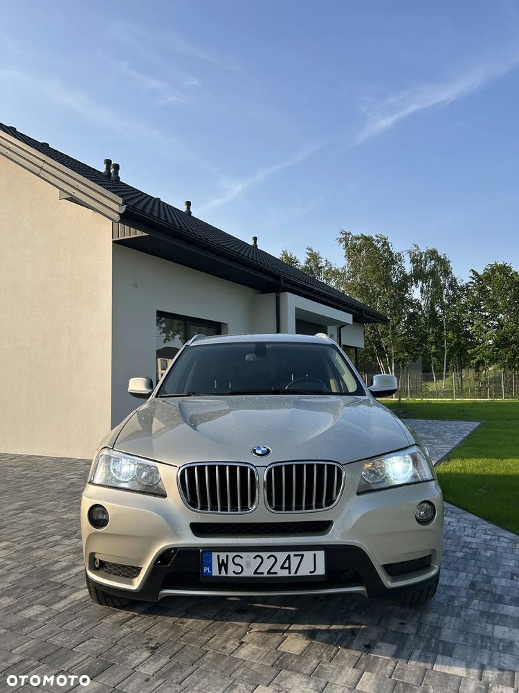 BMW X3 2011 photo 2