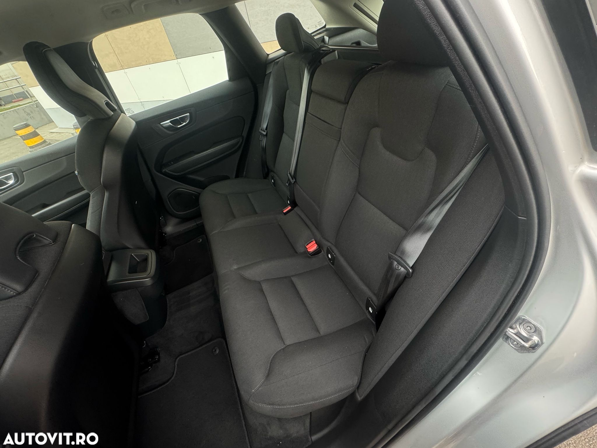 Volvo XC 60 D4 AWD Momentum - 9