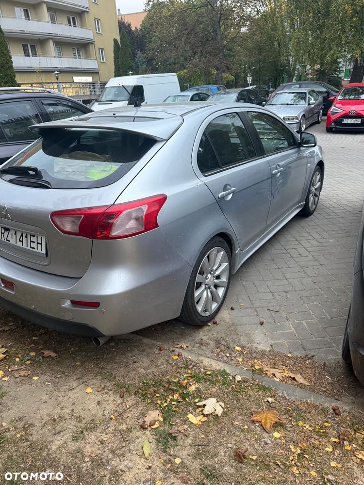 Mitsubishi Lancer 2010 photo 4