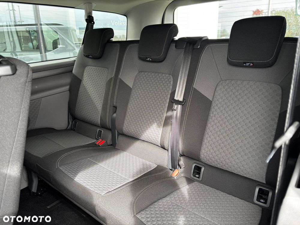 Volkswagen Caravelle - 20