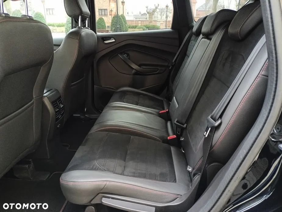 Ford Kuga 1.5 EcoBoost 2x4 ST-Line - 8