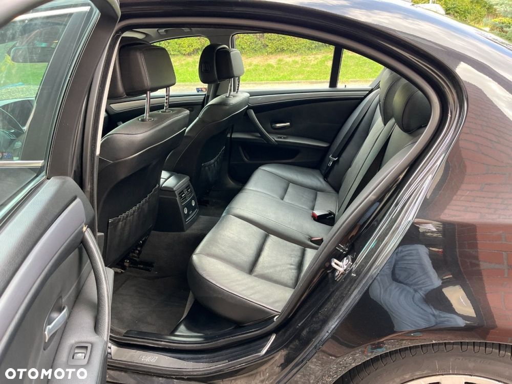 BMW Seria 5 520d - 24