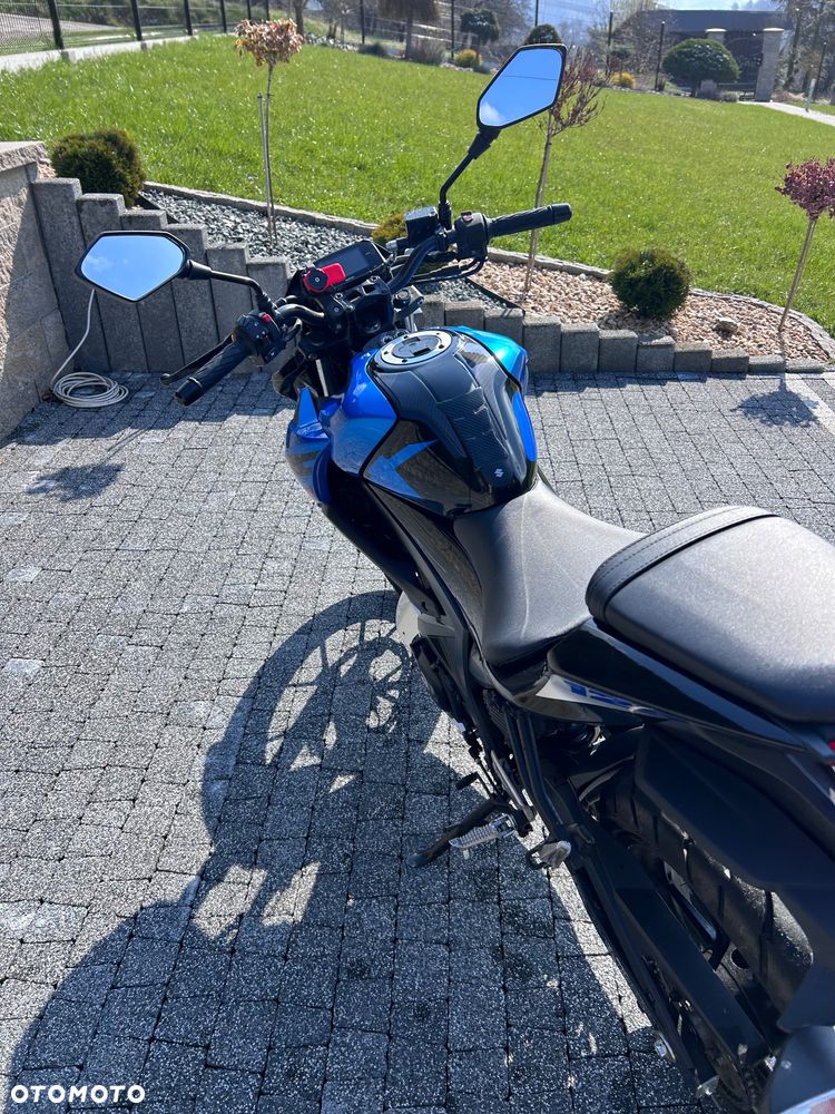 Suzuki GSX - 4