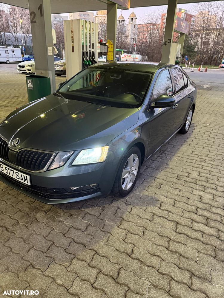 Skoda Octavia 1.6 TDI DSG Style - 4