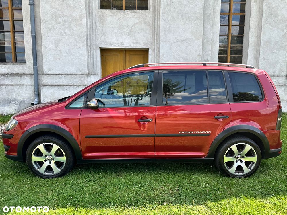 Volkswagen Touran 1.4 TSI DSG Cross - 3