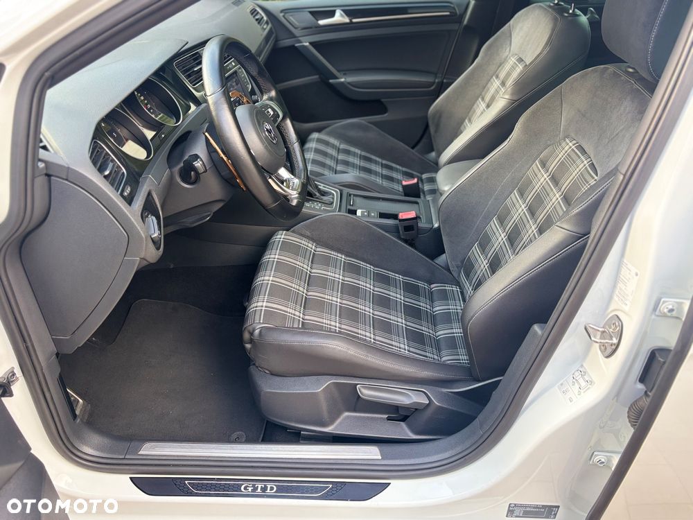 Volkswagen Golf VII 2.0 TDI BMT GTD DSG - 12