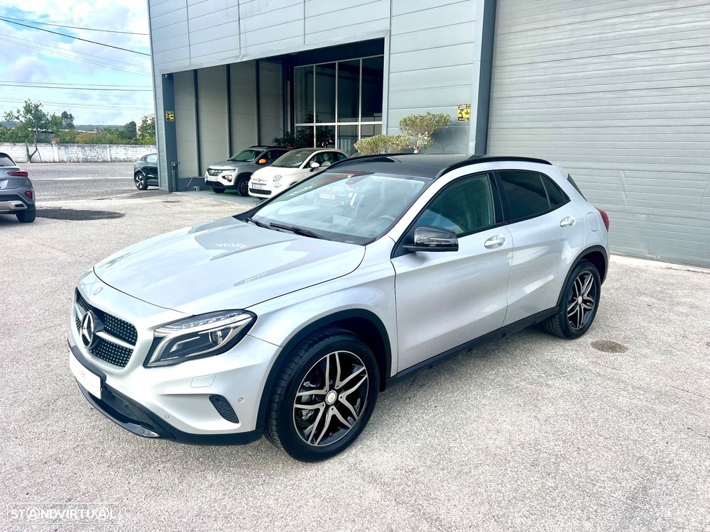 Mercedes-Benz GLA 220 d 4Matic 7G-DCT Urban - 4