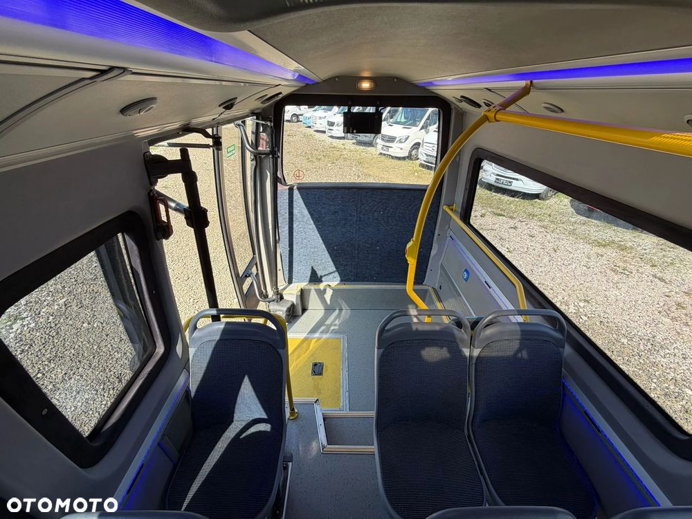 Mercedes-Benz Sprinter 517 - 16