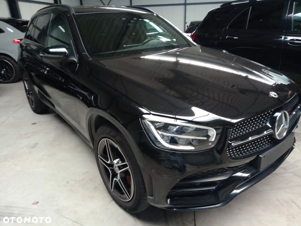 Mercedes-Benz GLC 300 e 4-Matic AMG Line