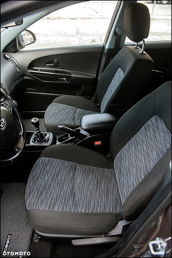 Kia Ceed - 28